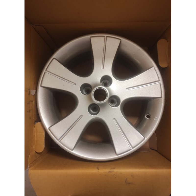 Cerchi in Lega Usati FIAT PANDA 4X4 15x6 ET 24 Silver Cerchi in Lega Usati FIAT PANDA 4X4 15x6 ET 24 Silver