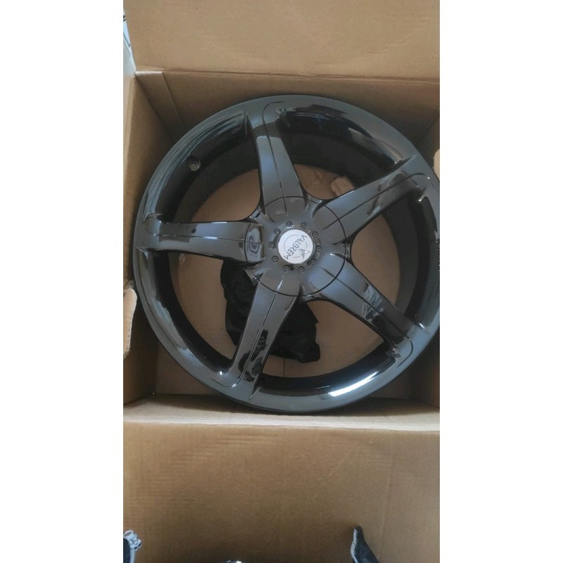 Cerchi in Lega VALBREM 17x7 ET 35 Glossy Black Cerchi in Lega VALBREM 17x7 ET 35 Glossy Black