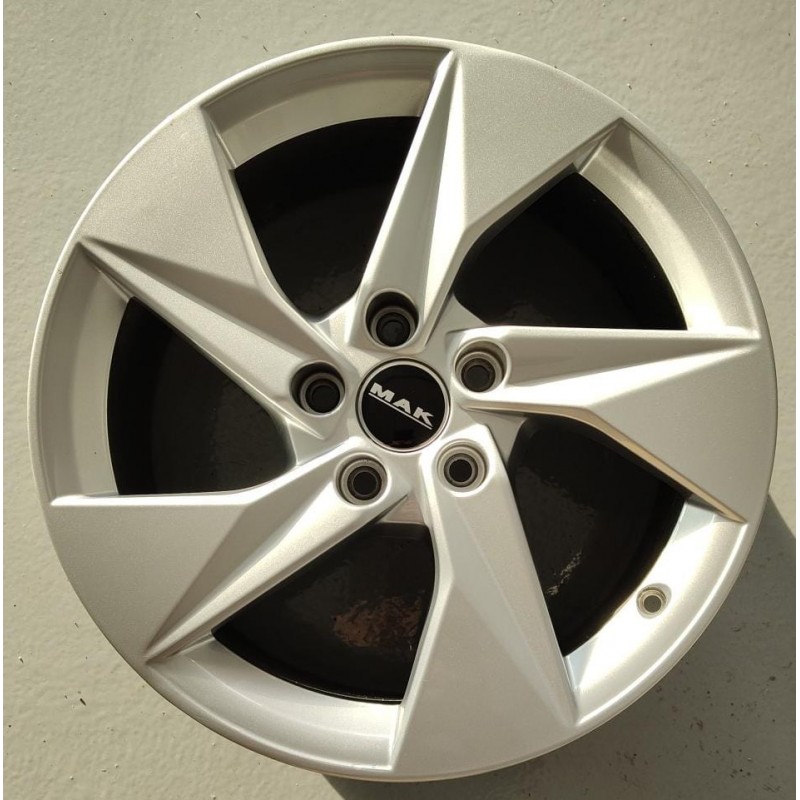 Kit Cerchi in Lega Usati Audi/Volkswagen 17x8 Silver Kit Cerchi in Lega Usati Audi/Volkswagen 17x8 Silver