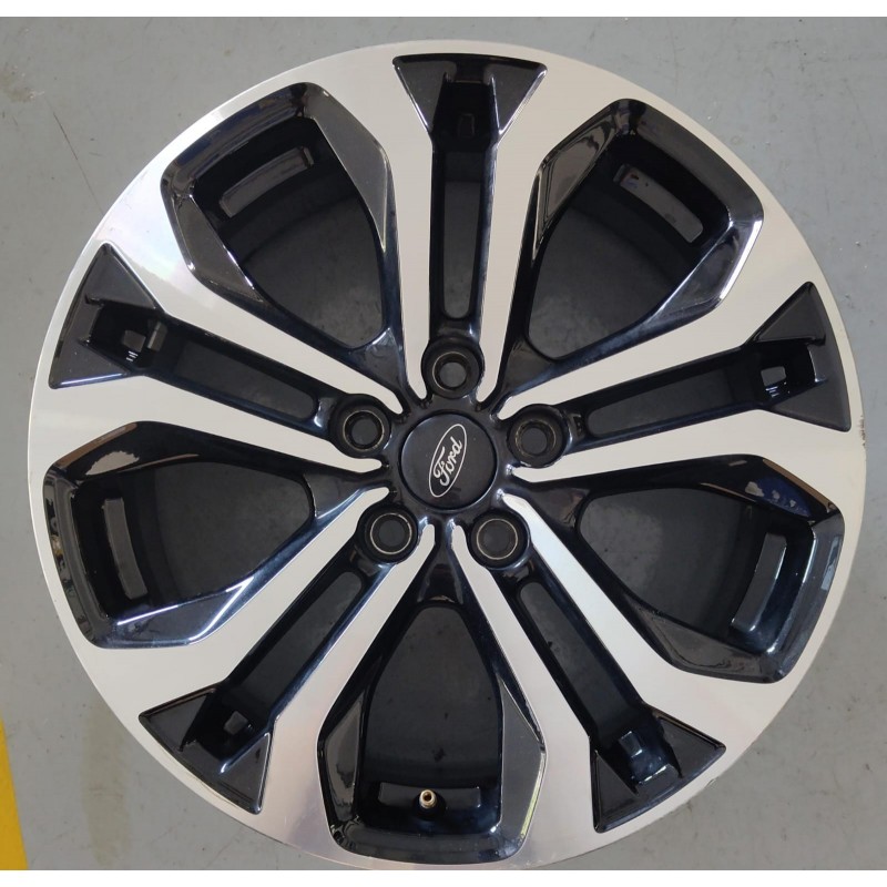 kit 4 Cerchi in Lega Usati Ford Puma 17X7 ET47.5 kit 4 Cerchi in Lega Usati Ford Puma 17X7 ET47.5